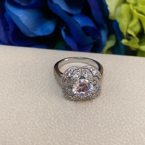 Antique Style Ring With Micro Pave Setting And Large Center Solitaire Stone NEW! - Picture 7 of 7